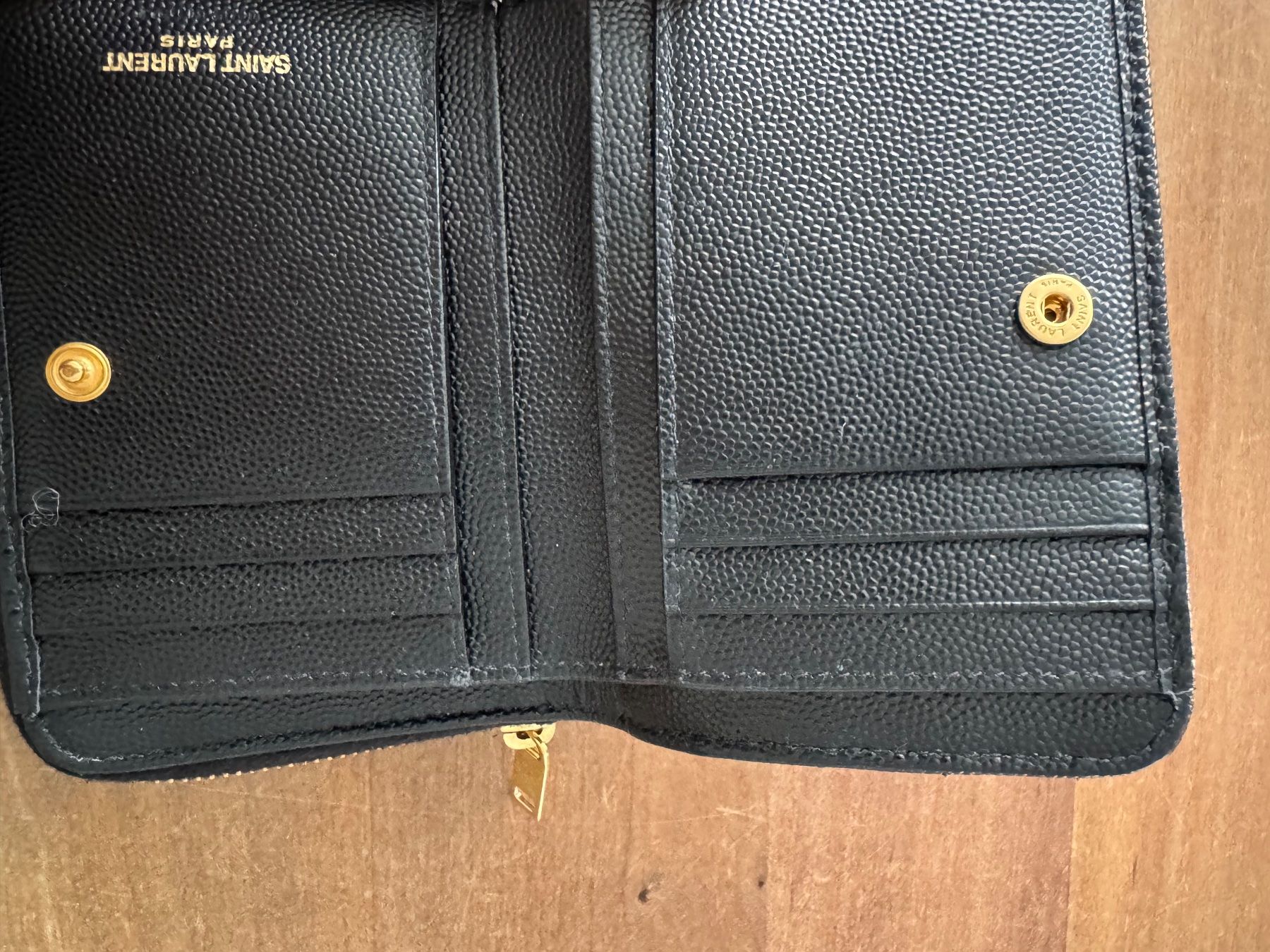 Saint Laurent Portamonete: Saint Laurent Portemonnaie Cassandre – Nuovo (secondo la descrizione) da wallisellen venduto da Niccii 4