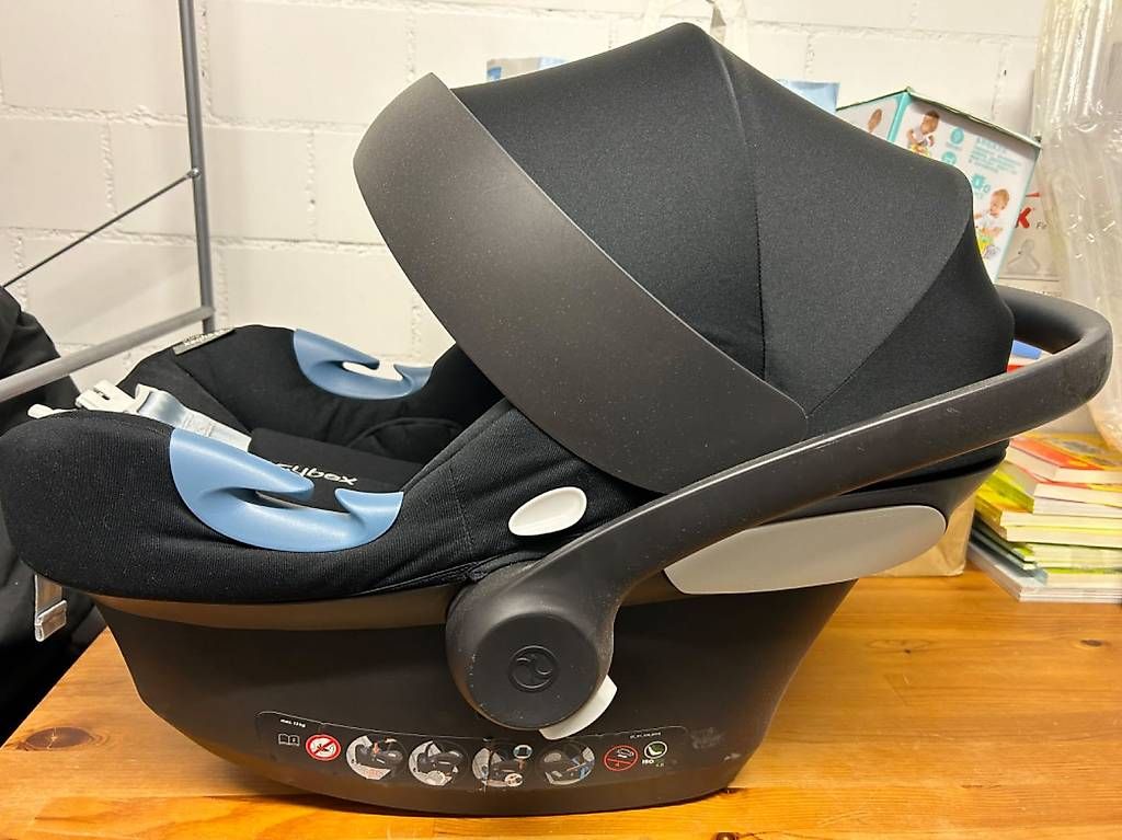 Kinderwagen: 90% neu babyschale mit Adapter – Gebraucht aus Dättwil AG von qux_9xwk