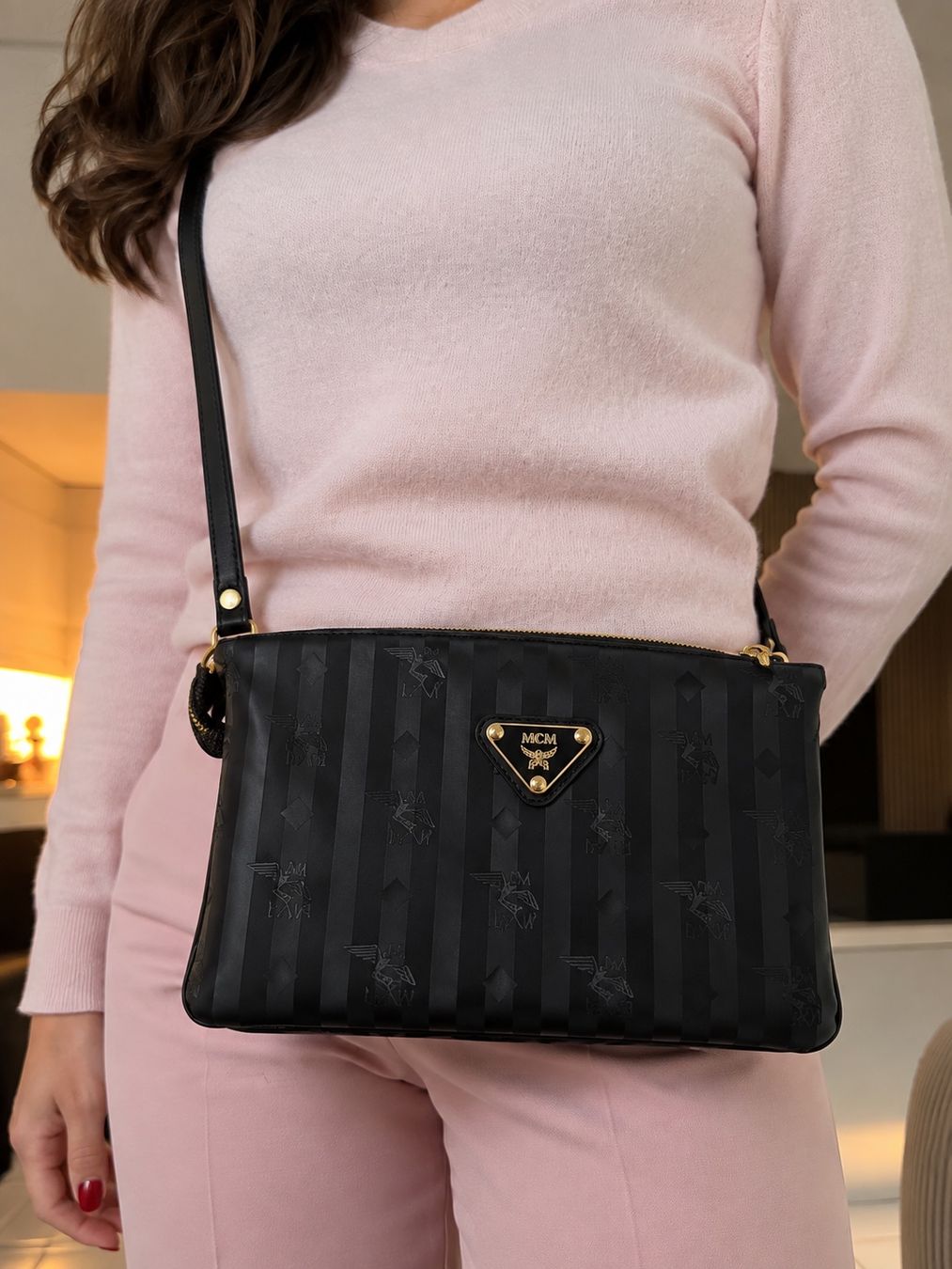 Maison Mollerus Sacs femmes: Maison Mollerus Umhängetasche, Grosse Version mit  3 FÄCHER – D'occasion à Hombrechtikon par ano_p8ws 2