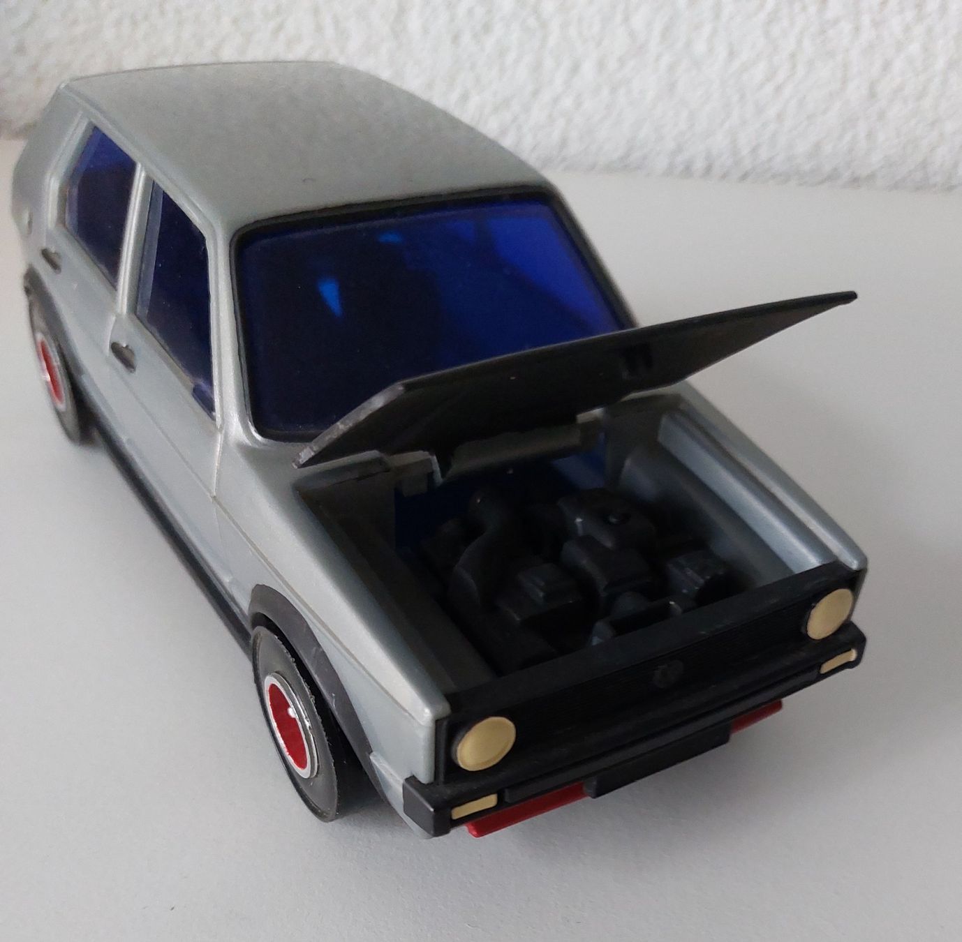 Volkswagen Modellini d'auto: VW GOLF 1/20 Modellauto – Usato da Schenkon venduto da TG10 8