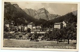 THUSIS Dorfpartie mit Piz Beverin - Bahn
