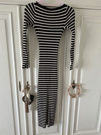Lässiges Strickkleid von Bershka