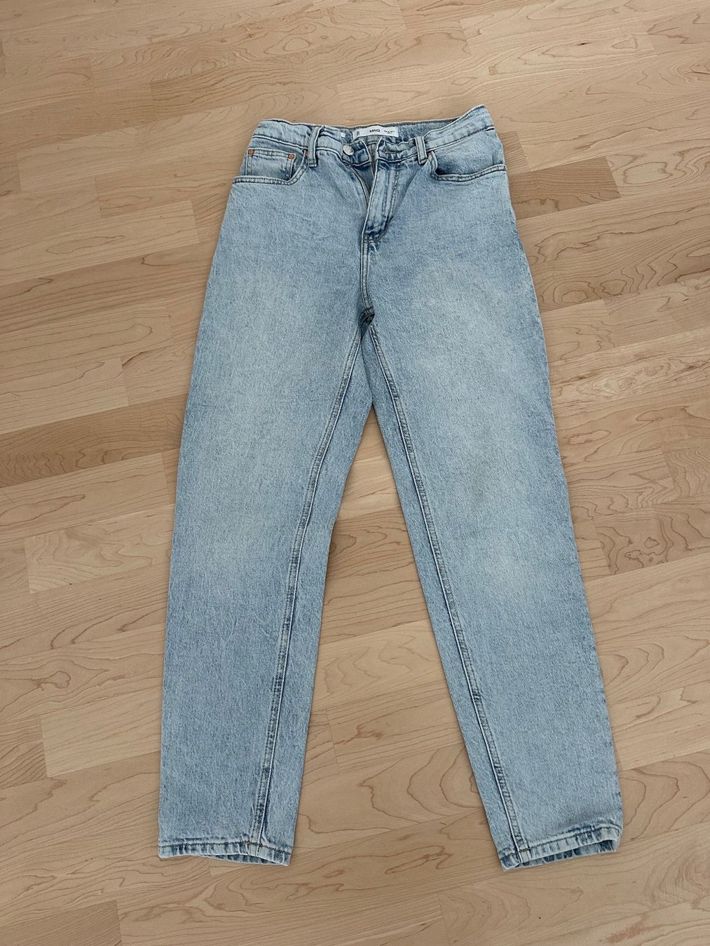 Mango Jeans: Mango New Mom Jeans 34 - NEU – Nuovo (secondo la descrizione) da Zug venduto da mel_kyra