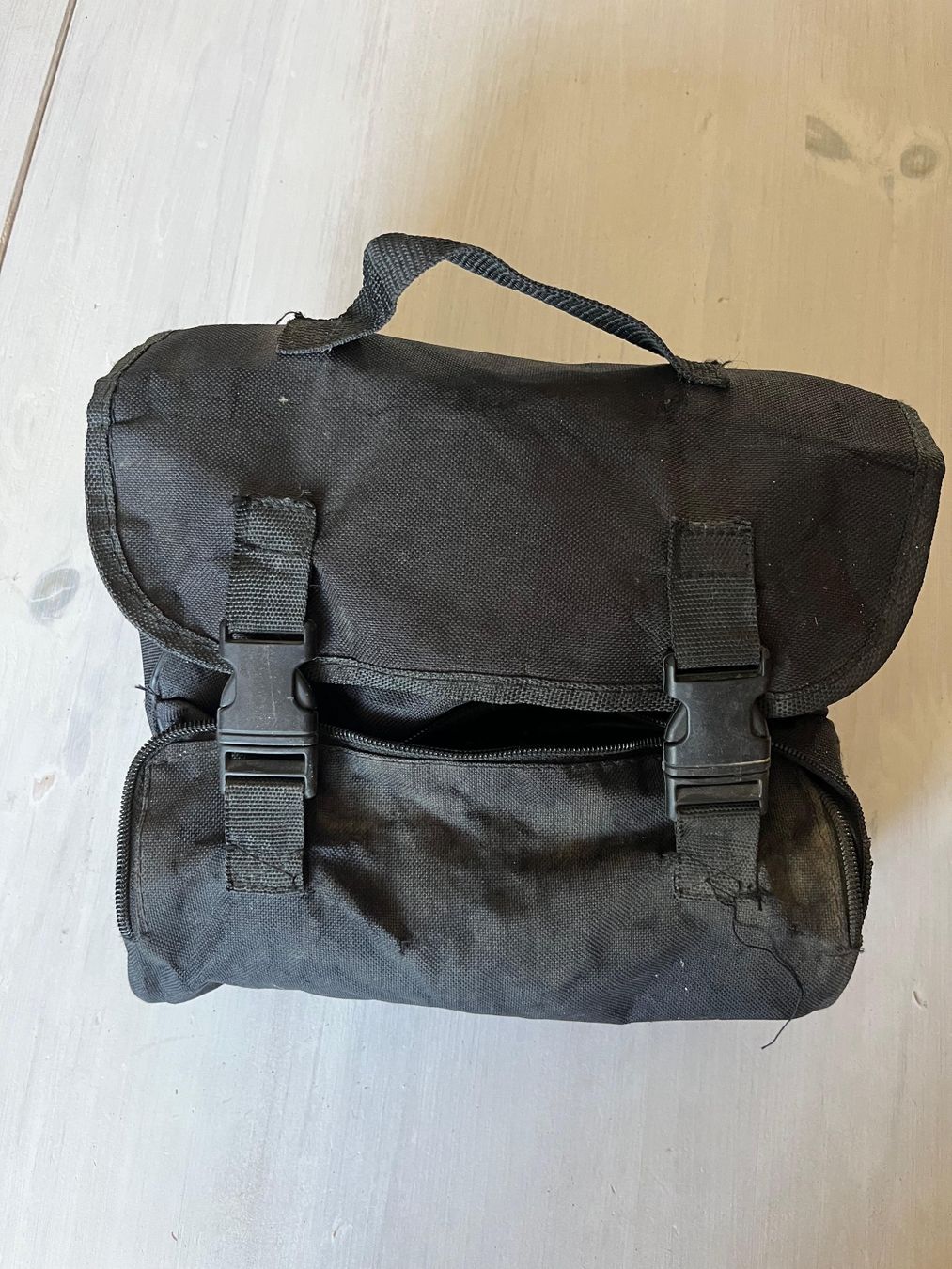 Kompressoren: Auto Kompressor 12V mit Schlauch und Tasche gebraucht – Gebraucht aus Tafers von JP911 4