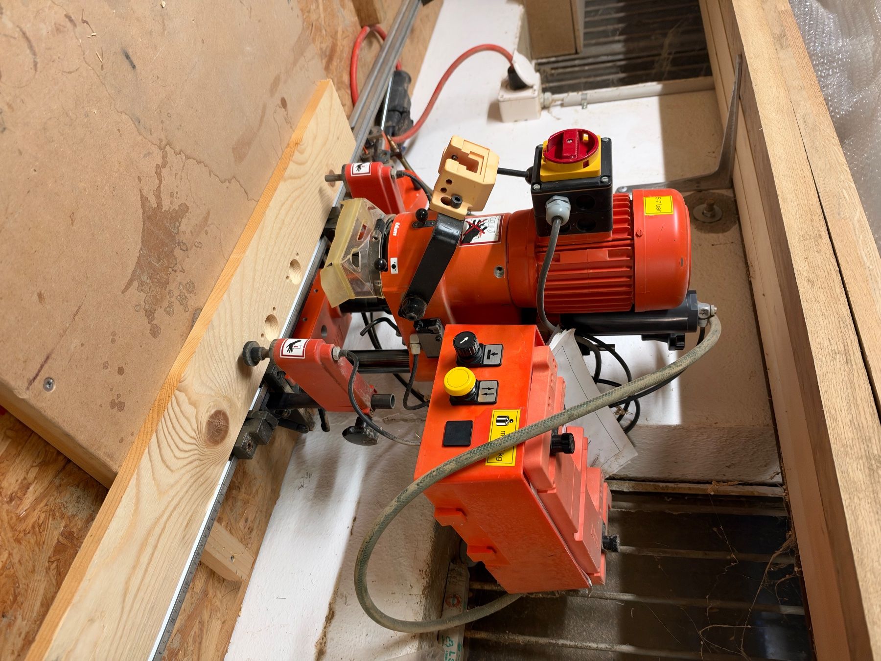 Tutte le macchine: Blum minidrill – Usato da La Croix-de-Rozon venduto da sba_q7j2 1