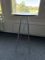 Vitra Eames Stehtisch (Segmented High Table) guter Zustand