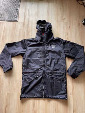 Veste Mariella Burani noire en nylon  S très très bon état