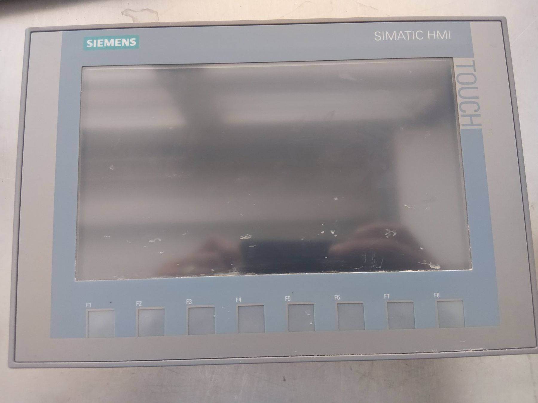 Monitore: Siemens SIMATIC HMI KTP900 Basic Touchscreen Panel – Gebraucht aus Schwarzenegg von Joshi1800
