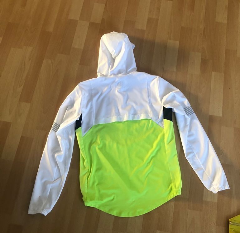 Asics Giacche: Asics Lite Show Jacket Gr S fabrikneu – Nuovo e nell'imballaggio originale da Zürich venduto da Herbion1 4