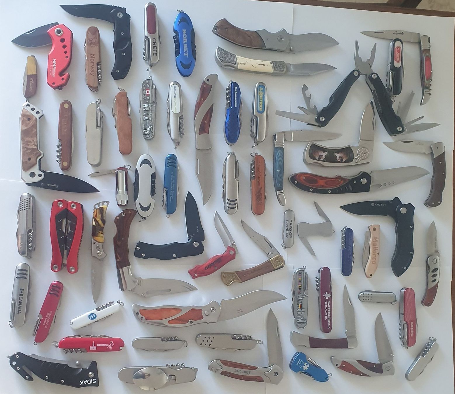 Coltelli tascabile: Ca. 59 verschiedene Taschenmesser als Konvolut – Usato da Härkingen venduto da MarianneSi
