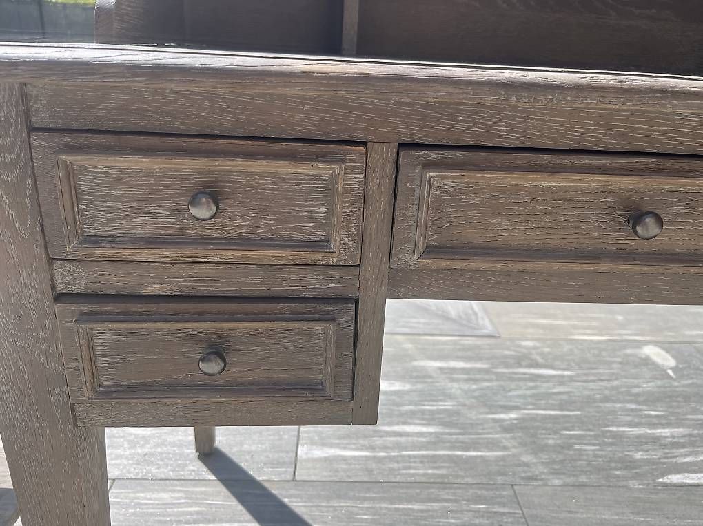 Schreibtische: Bureau en chêne grise  – Gebraucht aus Hermance von aur_b5p6 1