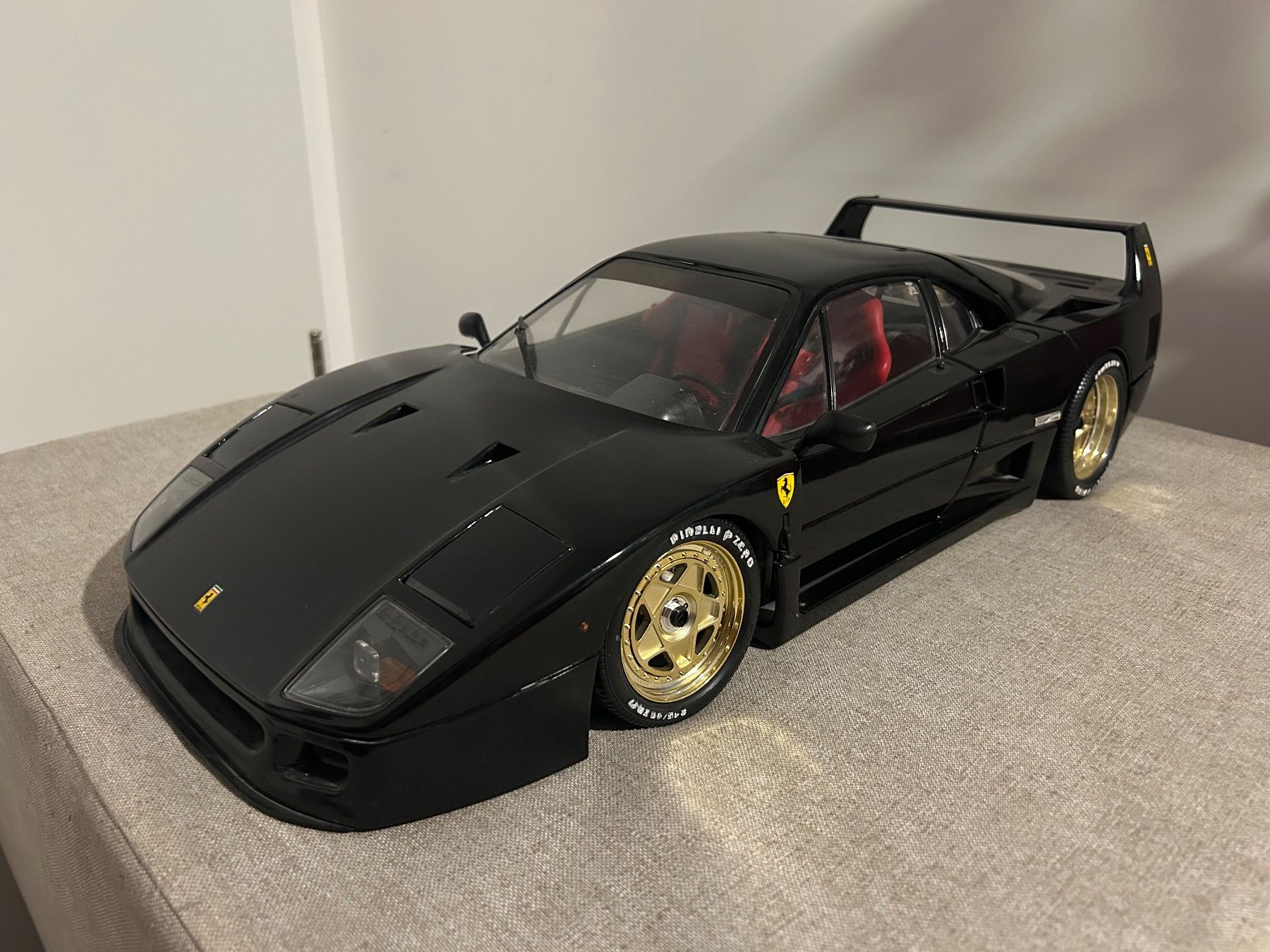 Pocher Modellautos: Ferrari F40 1:8 Pocher – Gebraucht aus Jongny von Christopher7 6