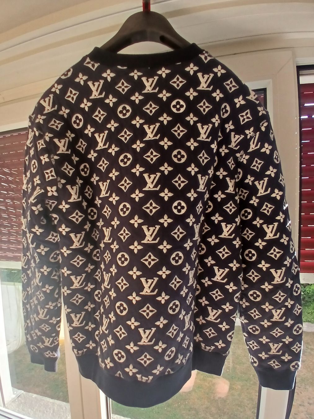 Louis Vuitton Pulls & Sweat-shirts: Louis Vuitton, Pullover Jacquard Monogram, Grösse M, Top – D'occasion à Bern par Mpa_b2wr 2