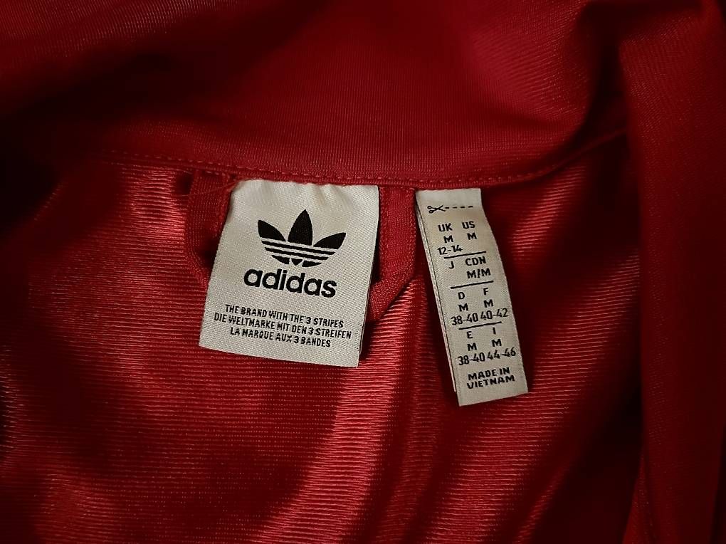 Giacche: Adidas Jacke Rot  – Usato da Oberwil BL venduto da wanndann 2