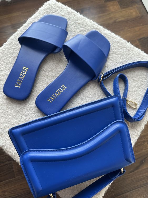 Sacs femmes: Blaue Handtasche & Pantoletten Set – D'occasion à Villmergen par mel_5ywd 1
