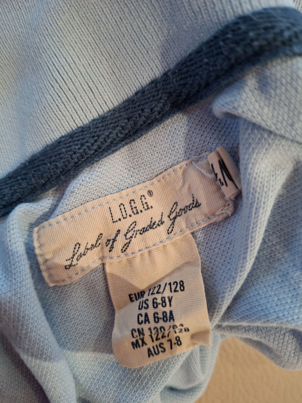 H&M Camicie, T-shirt & Polo: Poloshirt, hellblau, Gr. 122-128 – Usato da Niederweningen venduto da gra_7npt 3