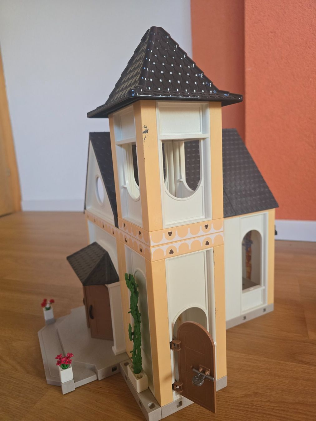 Playmobil Giocattoli: Playmobil Kirche mit Hochzeitspaar Starter Pack 71077 – Usato da Diepoldsau venduto da komando2 3