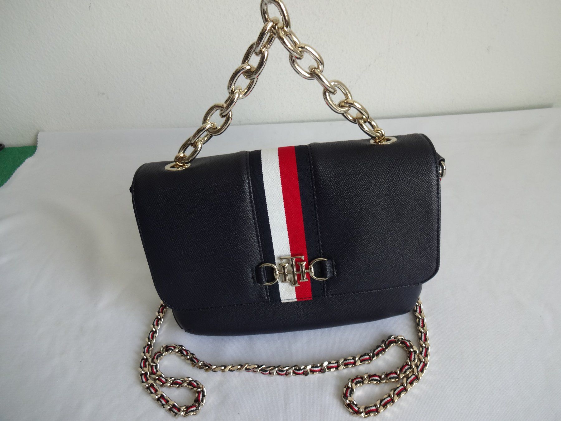 Tommy Hilfiger Taschen für Damen: *** TOMMY HILFIGER *** Leder Tasche – Neu (gemäss Beschreibung) aus Frauenfeld von Reyy58 7