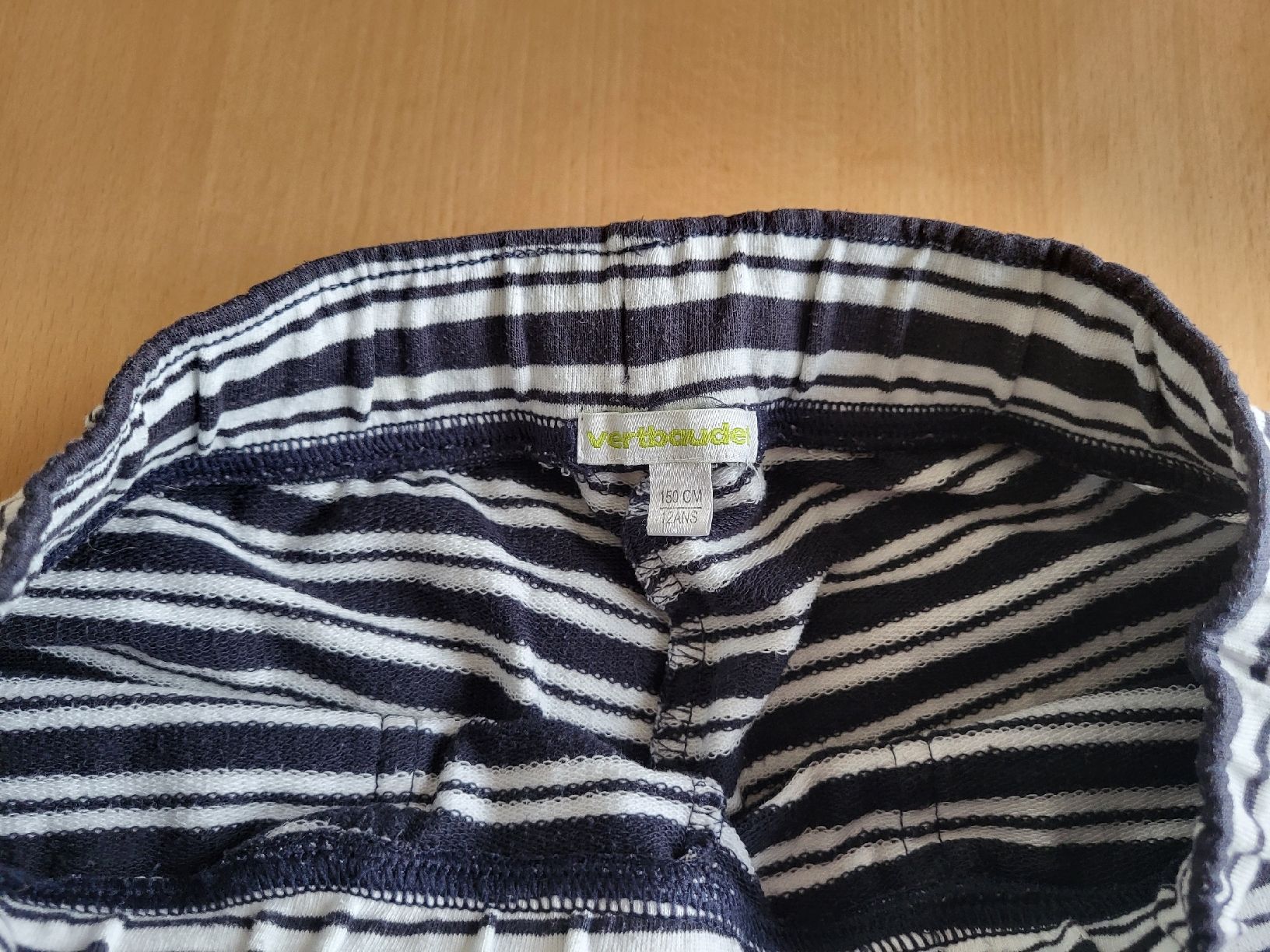 Vertbaudet Pantalons: Vertbaudet kurze Hose Gr. 152 – D'occasion à Dürrenäsch par DanaW01 8