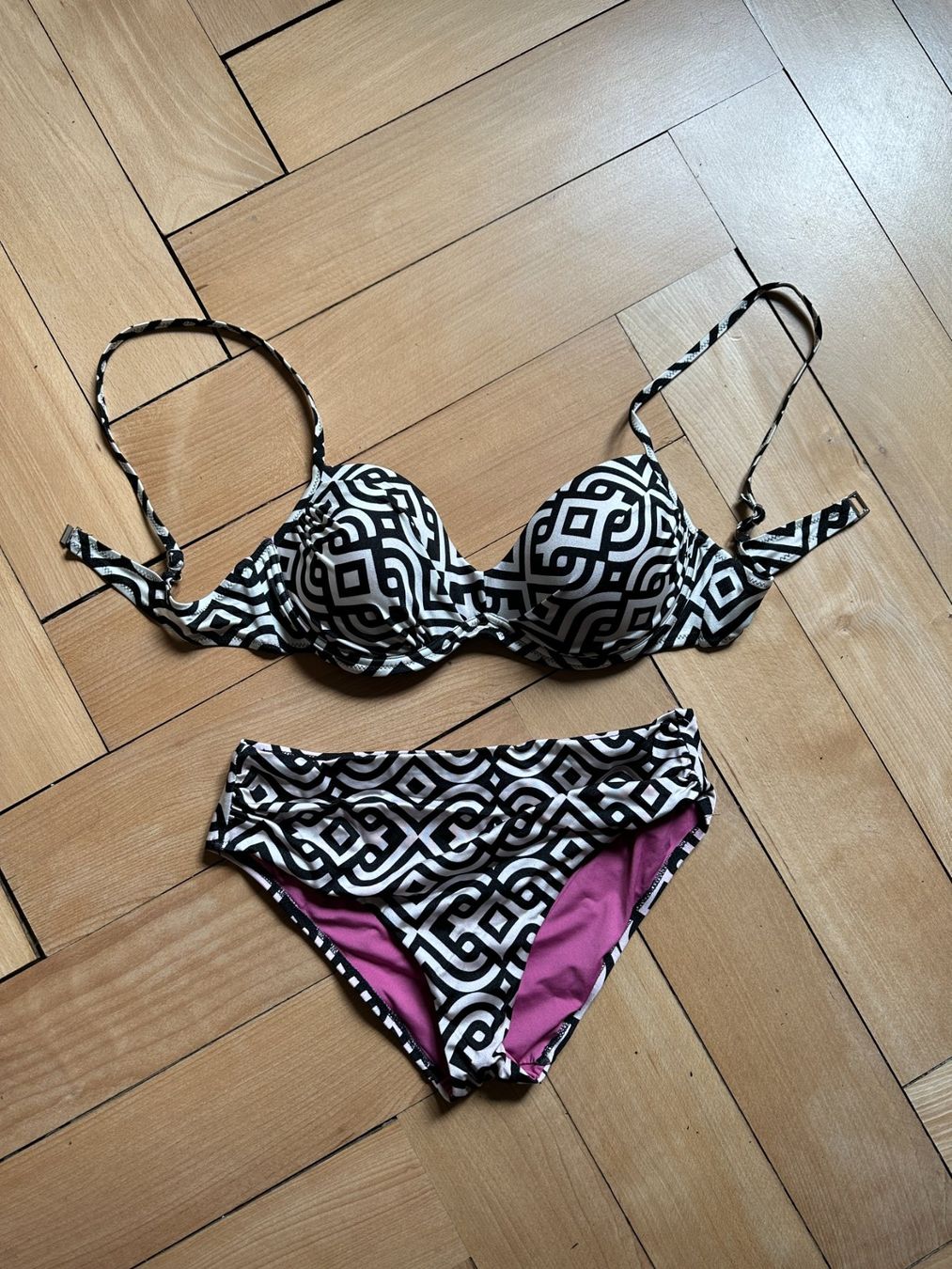 Costumi da bagno & Bikini: PORT ROSE - Bikini schwarz-weiss gemustert 40 – Usato da Zürich venduto da Diazaio