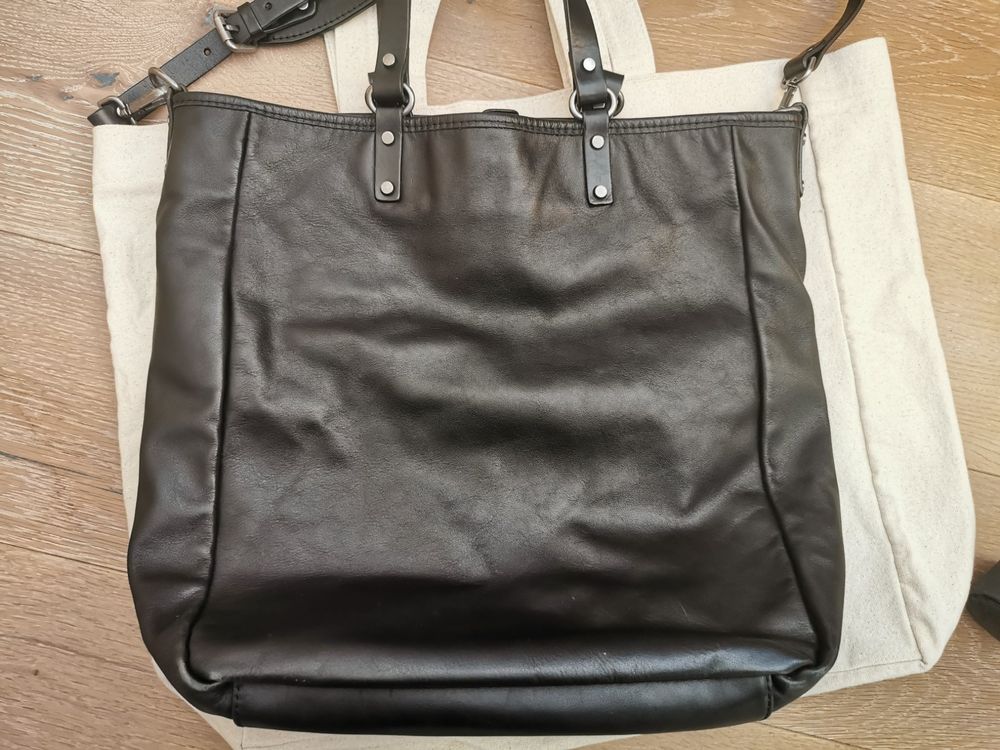 Produktbild von Schwarze Tragetasche Aus Echtem Leder Mit Großem Fassungsver (Gebraucht
