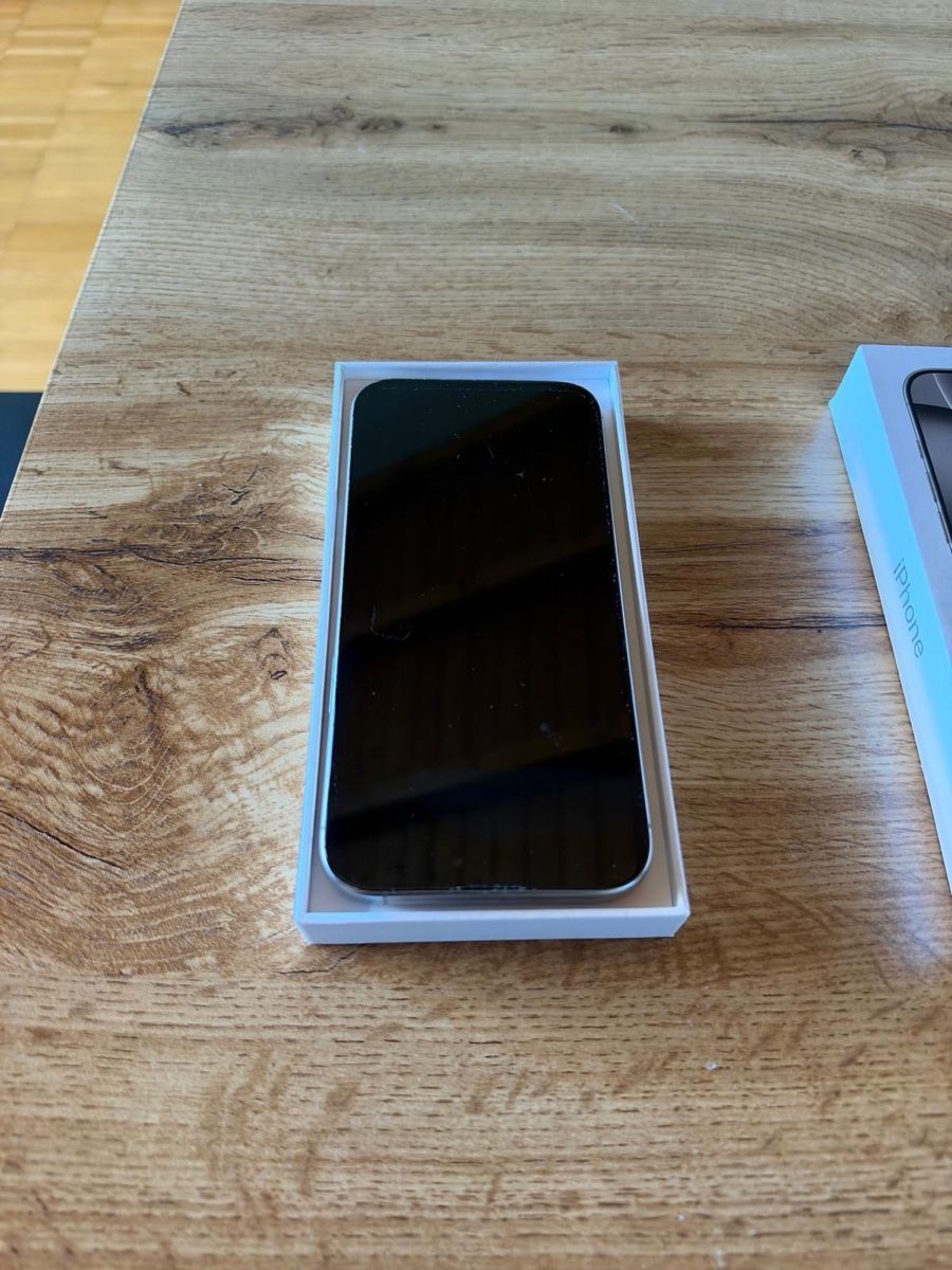 Apple Portables: iPhone 16 Pro Max – Neuf (Voir description) à Allschwil par thr_rc8g 3