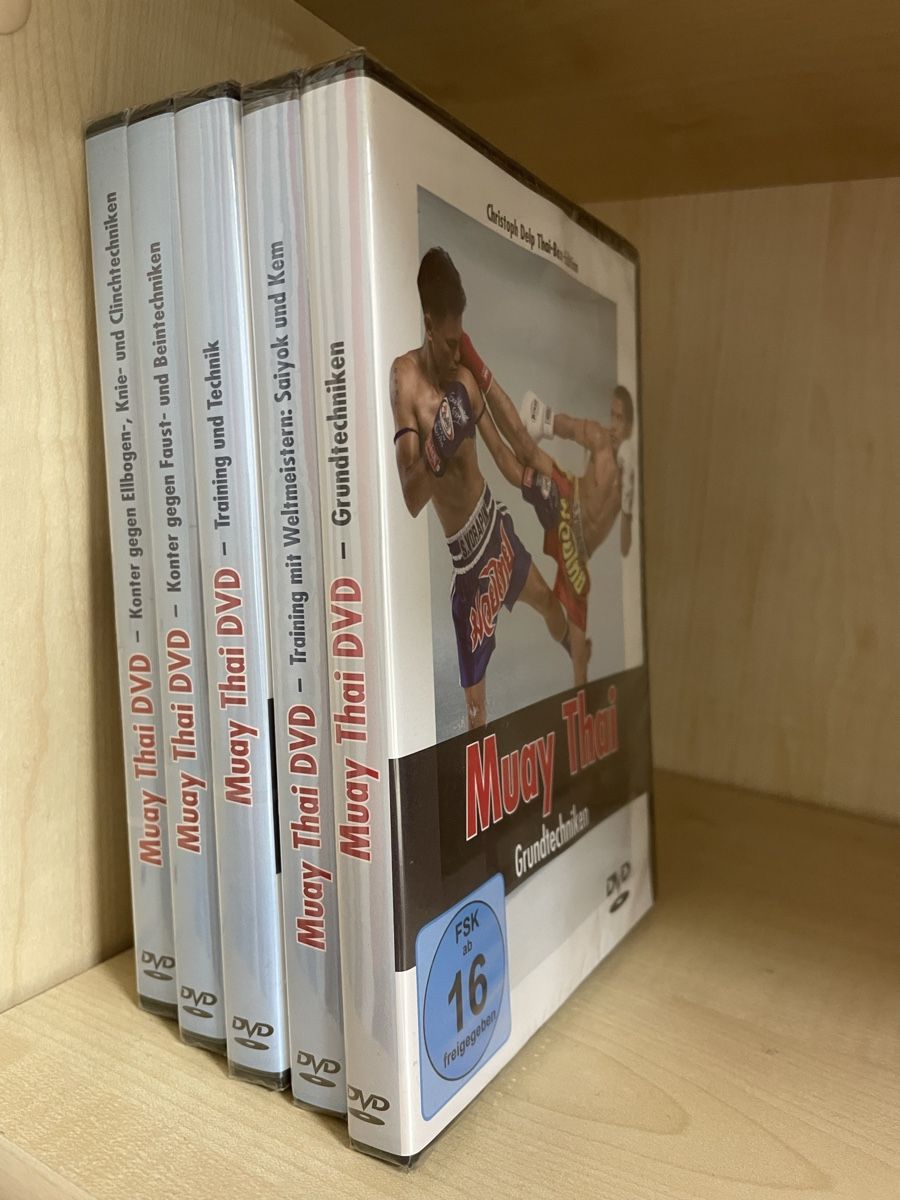 Tutti i DVDs: Muay Thai DVD Set – Nuovo (secondo la descrizione) da Luzern venduto da predator11 3