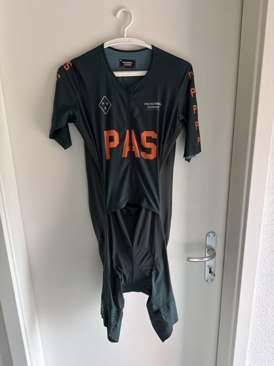 Pas Normal Studios Canottiere & Pantaloni: Pas Normal Studio speedsuit mechanism pro  – Usato da Sugiez venduto da Rulio_xx