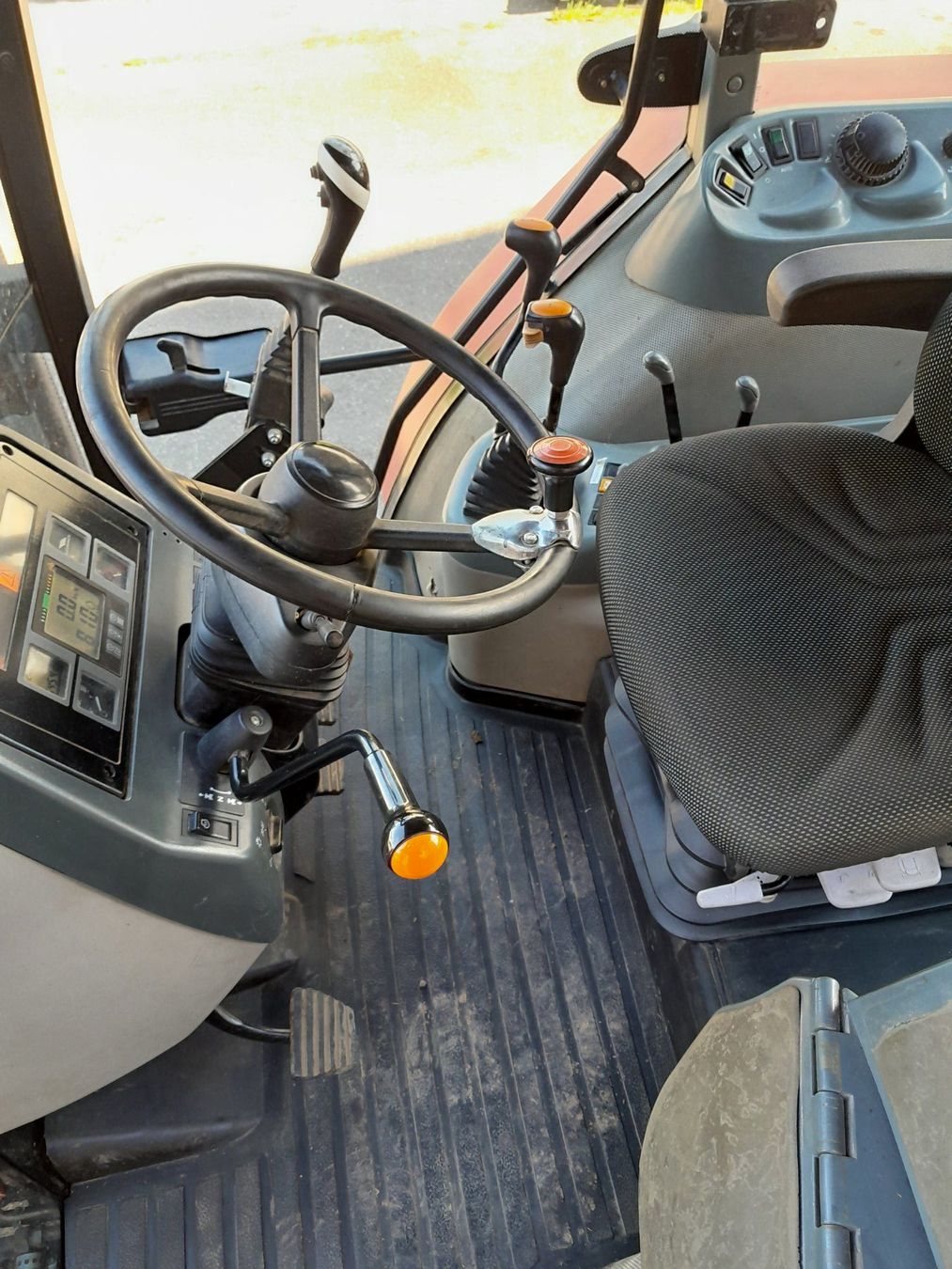 Traktoren: Traktor Mc Cormick CX 100 – Gebraucht aus Menzingen von Staub-Landtechnik 4