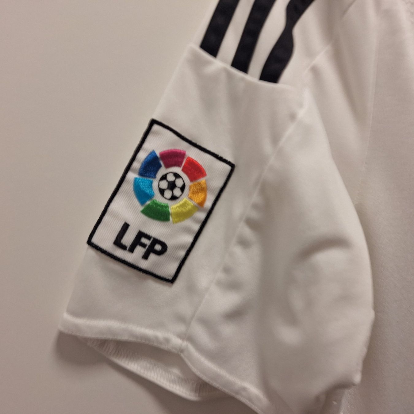 Adidas Canottiere & Pantaloni: Adidas Real Madrid Madrid sponsor Bwin – Usato da Bellinzona venduto da LA-ropa-de-Juan 8