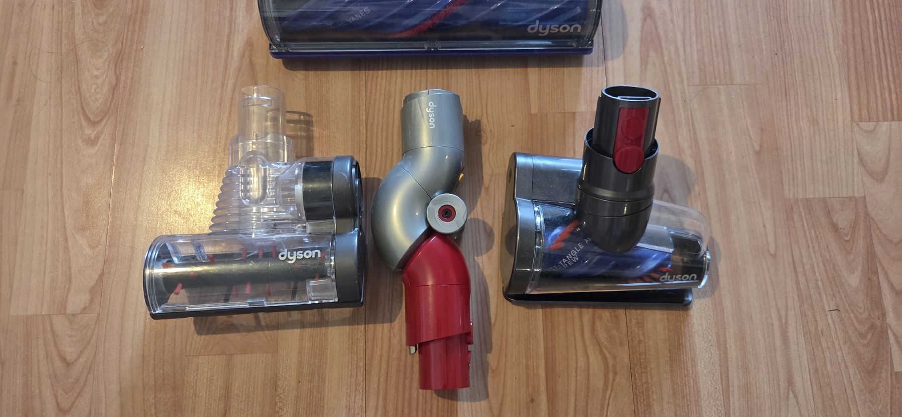 Dyson Aspirapolveri & Accessori: Dyson Fluffy Optic Bodendüse mit LED – Usato da Huttwil venduto da ser_gn9l 6