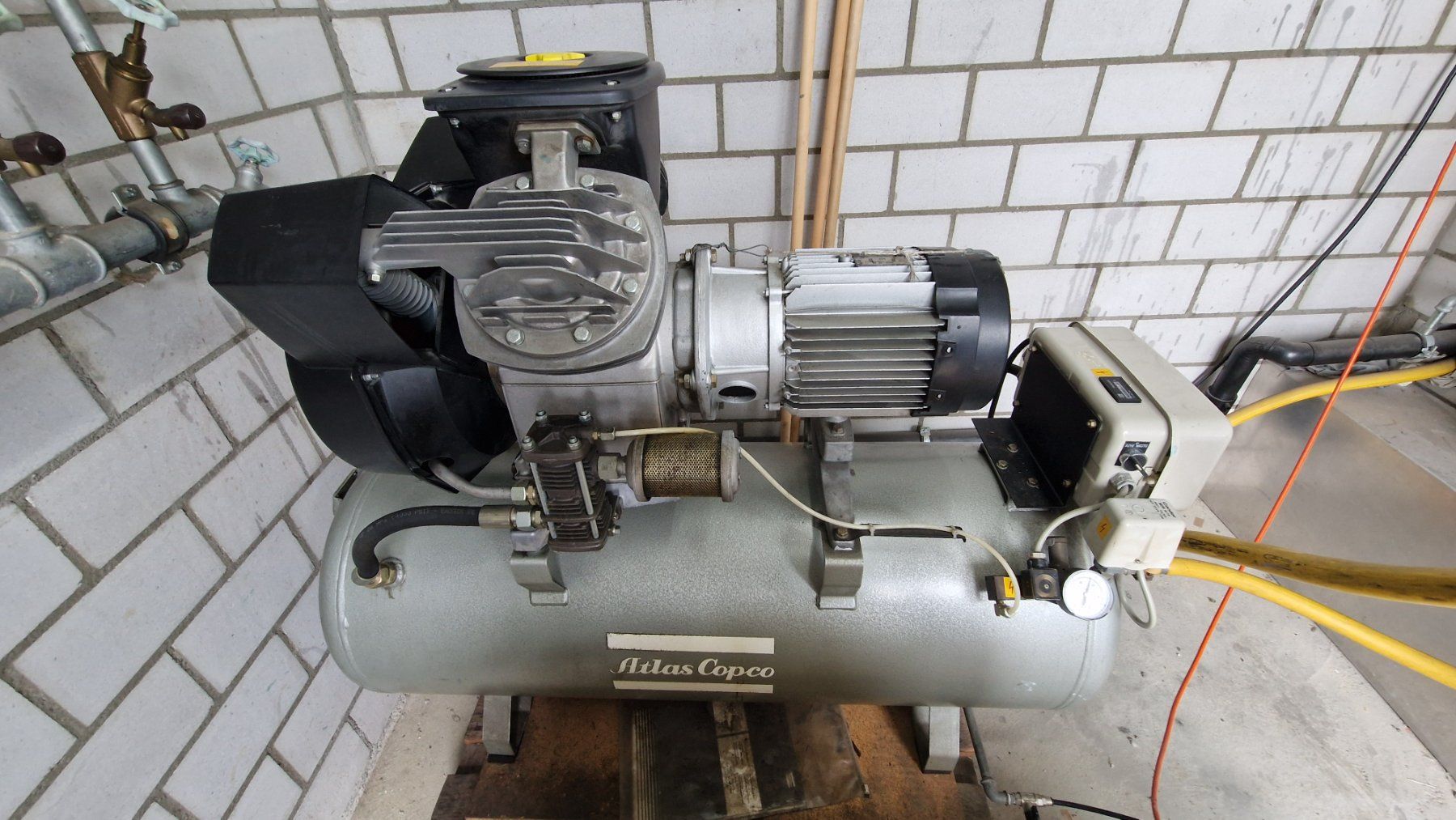 Atlas Copco Compressori: Kompressor mit Kältetrockner – Usato da Büren an der Aare venduto da nano56 1