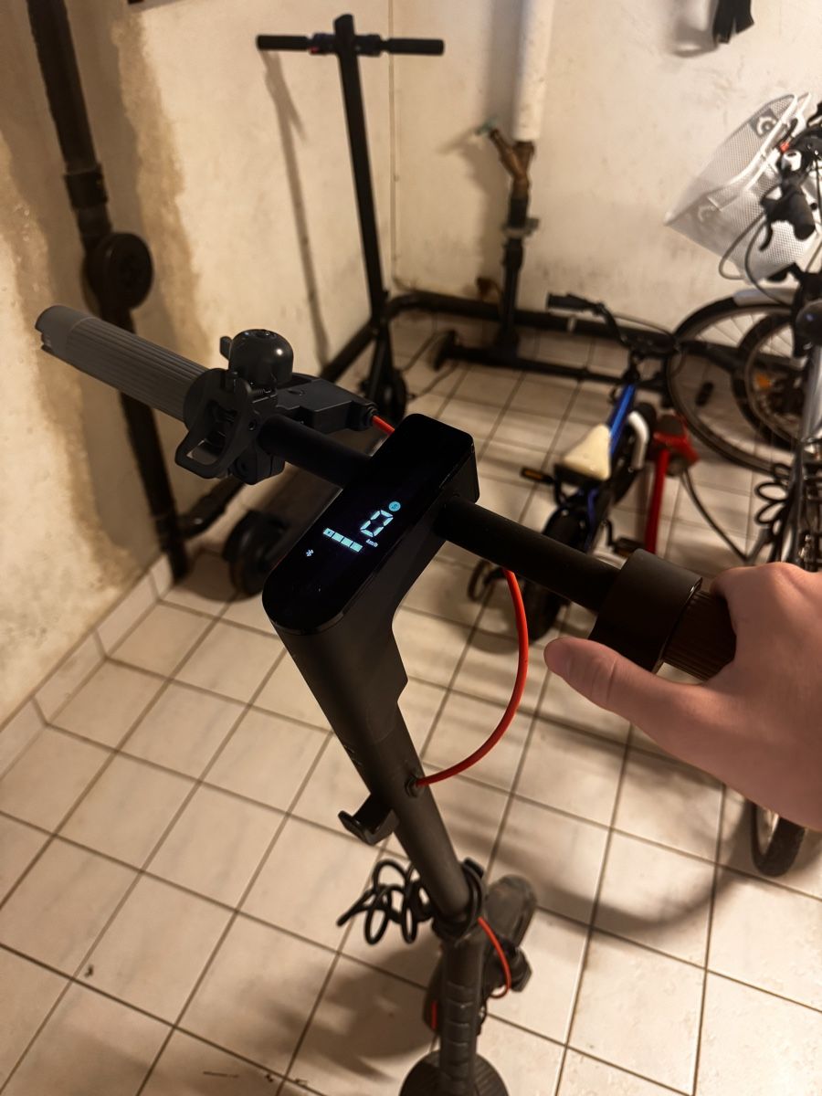 Scooters: Xiaomi electric scooter global edition 5 – D'occasion à Widen par diz_52xp 2