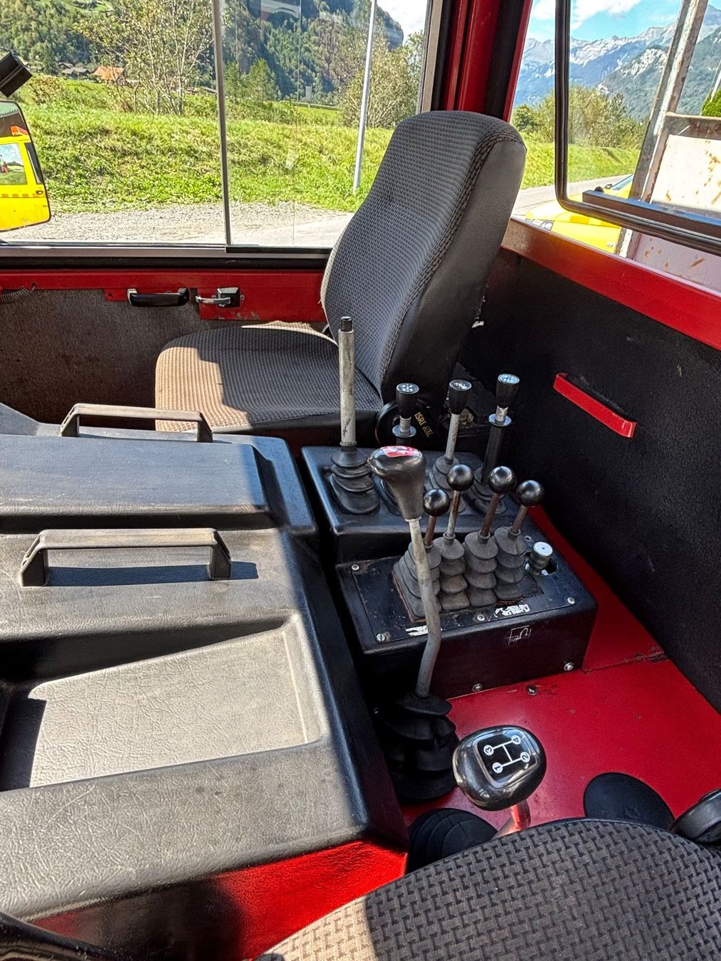 Aebi Tracteurs: Transporter Aebi TP 67 K mit Kipper Occasion – D'occasion à Meiringen par LMMLandmaschinenGmbH 7