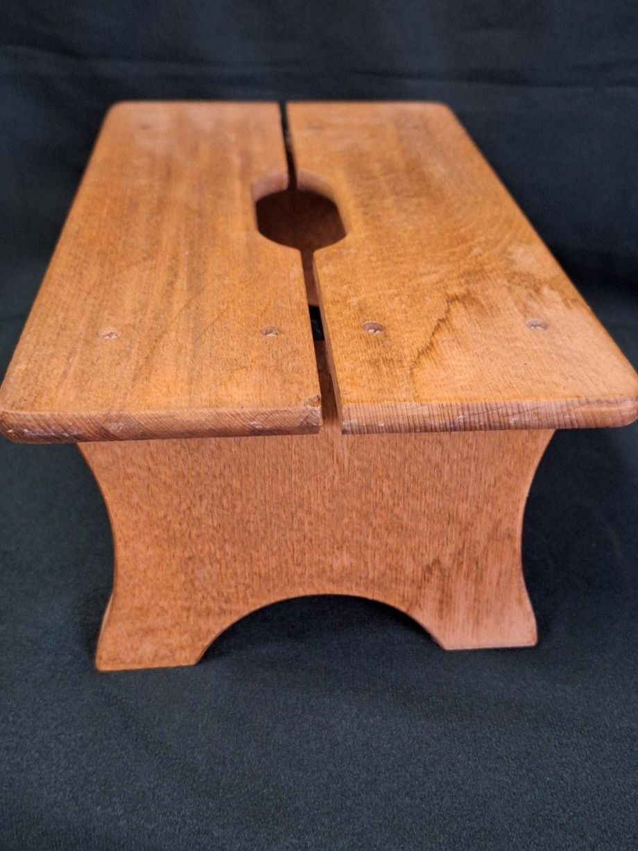 Sgabelli: hübscher Holzschemel mit Eingriff, Vintage – Usato da Arlesheim venduto da shopradl 3