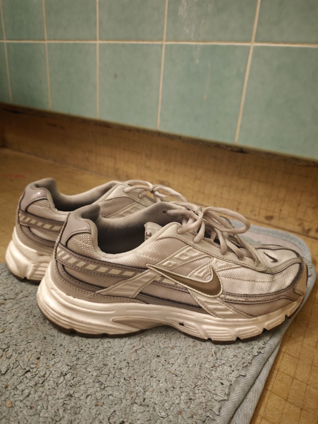 Chaussures femmes: Nike Initiator Sneaker – D'occasion à Sulgen par 34j_p6s2