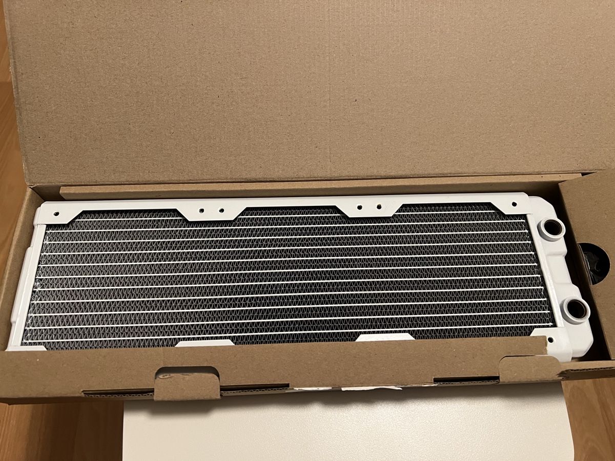 Custodie: Hardware Labs Nemesis 360 GTS Radiator – Usato da Uster venduto da Ledronnie