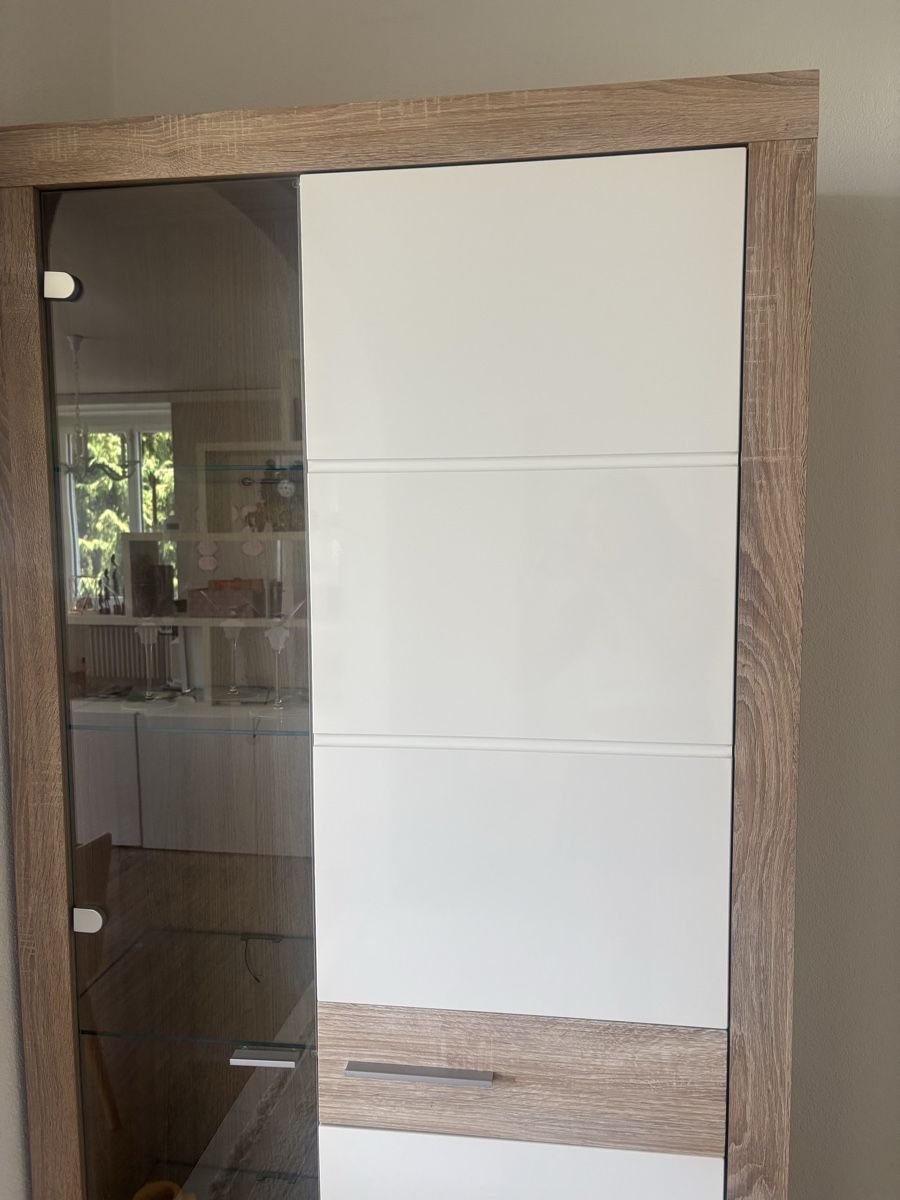 Conforama Vitrinen: Vitrine Kommode braun weiss  – Gebraucht aus Kilchberg ZH von ros_9x58 2