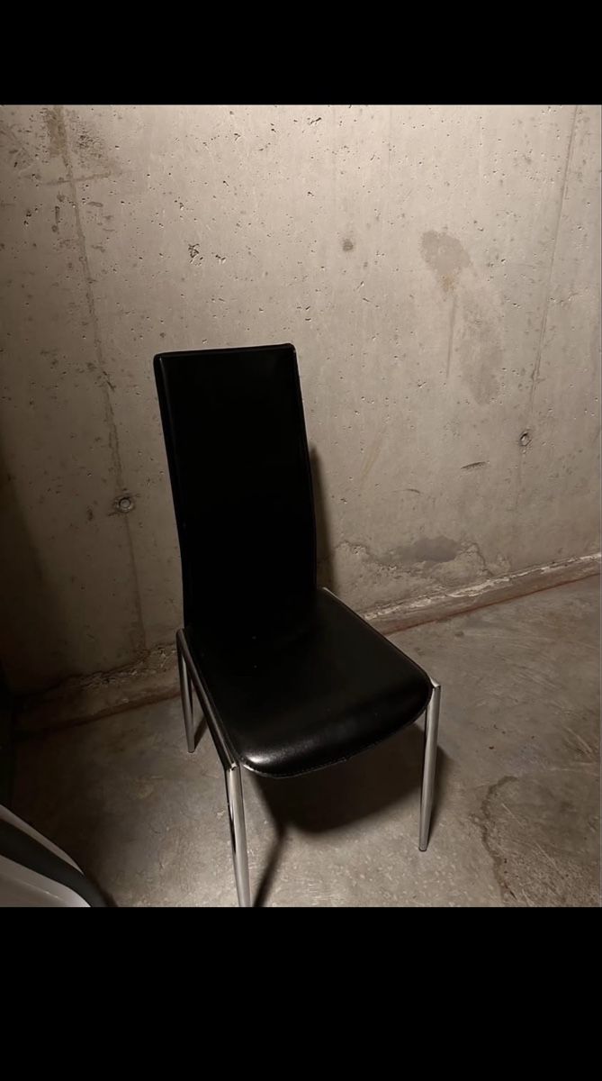 Sedie: 6 chaises d’intérieur  – Usato da Vétroz venduto da mar_b6lk