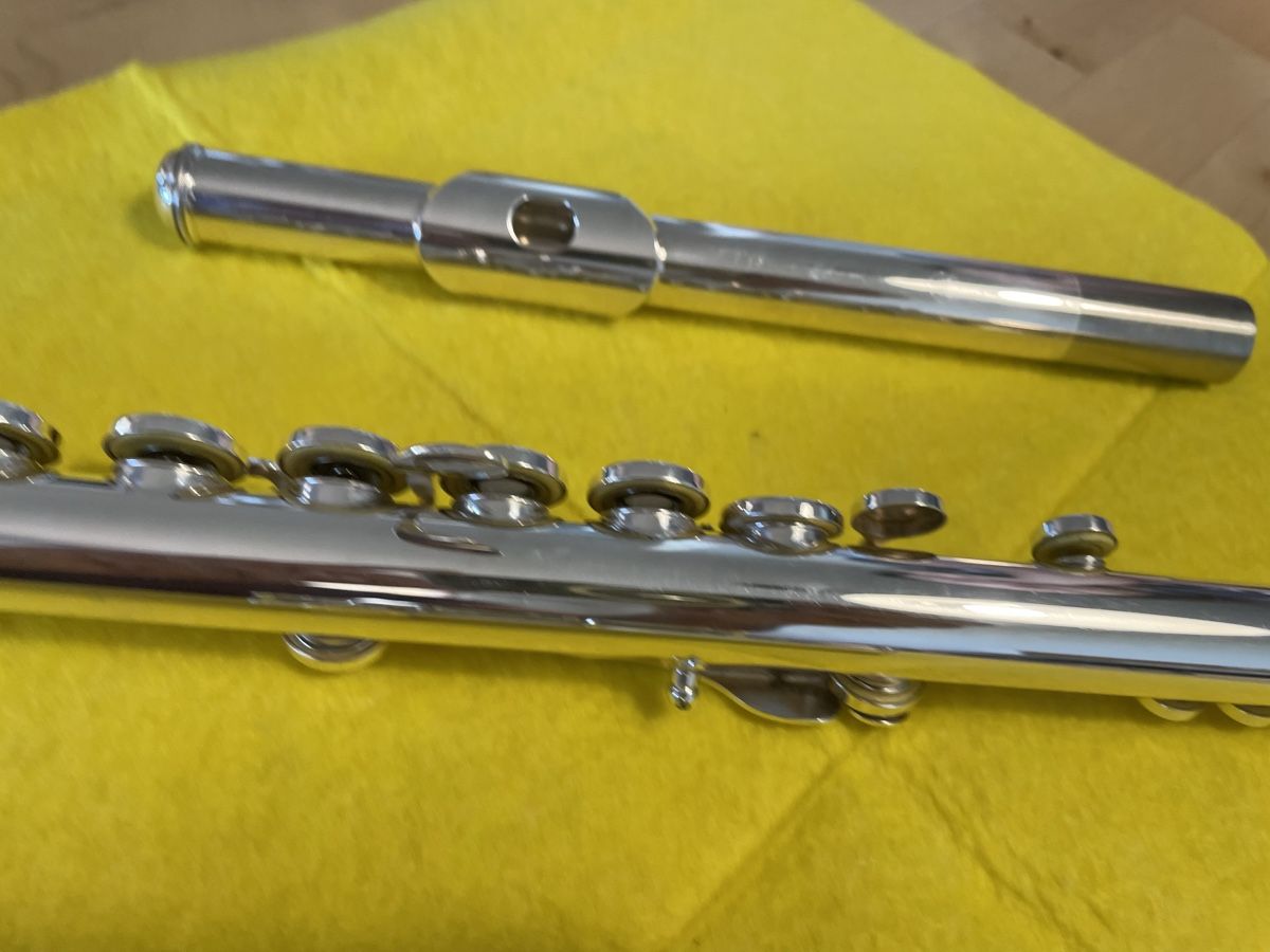 Yamaha Strumenti musicali: Yamaha YFL 281 Flute, top – Usato da Neuchatel venduto da gus_2dmy 6