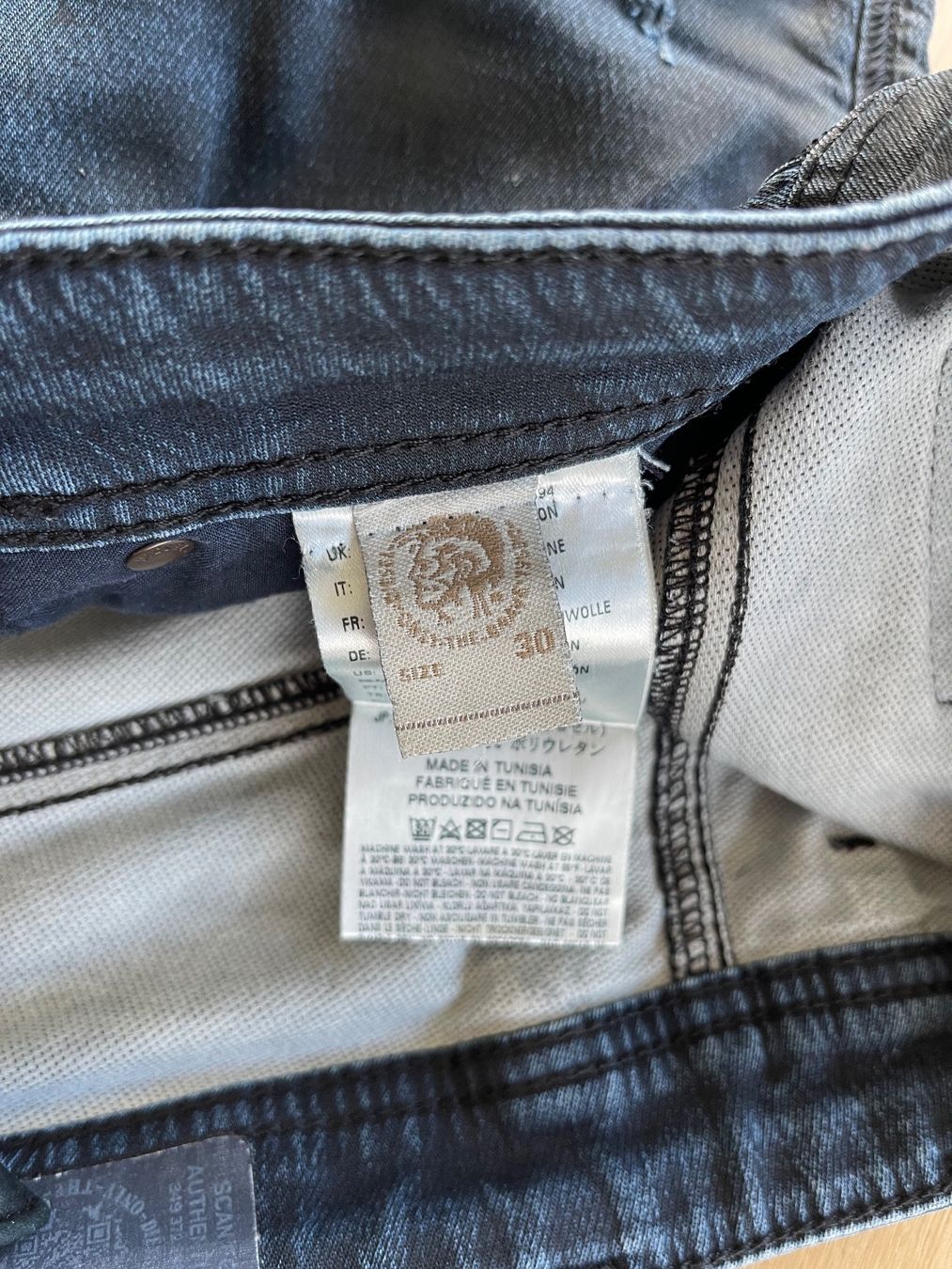 Diesel Pantaloni: Jeanshose Diesel Hose – Usato da Rorschach venduto da 5TORO5 4