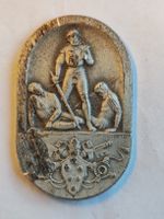 Medaillon Relief Heiliger Georg mit Wappen Patina Oval