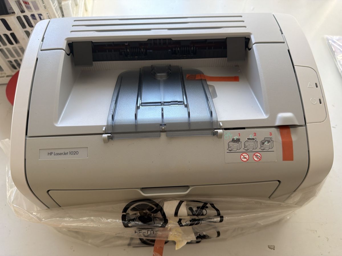 Hewlett Packard Stampanti: Hp Laserjet 1020 Sammelstück  – Usato da Amriswil venduto da JaJa-Express 1