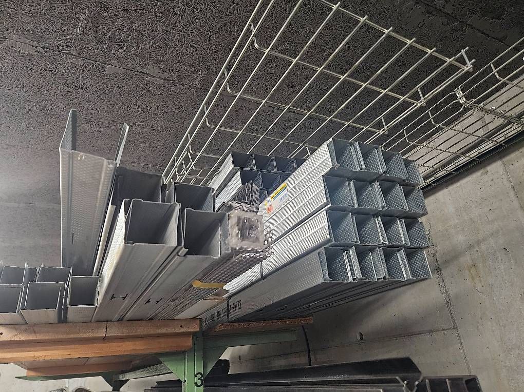 Profilati: Knauf CW-dB Ständerprofil 50 x 50 mm – Nuovo (secondo la descrizione) da Römerswil LU venduto da Helfenstein6027 1