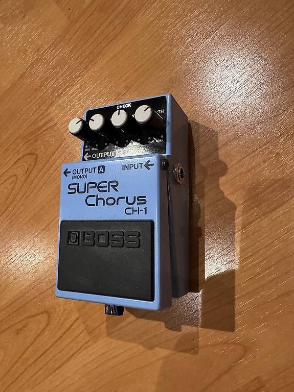Musikinstrumente: Boss CH-1 Super Chorus  – Neu und originalverpackt aus Payerne von Eliona_11 2