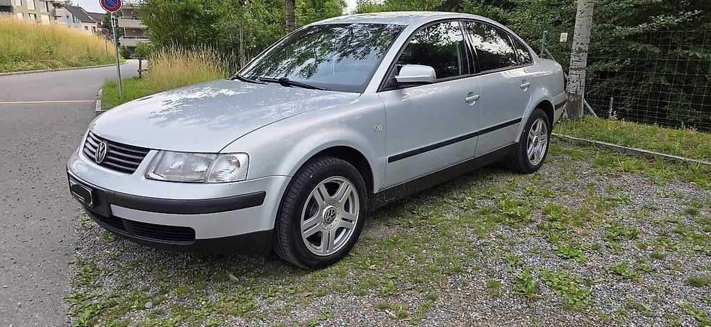 Autos: VW PASSAT 1.8 – D'occasion à Gossau ZH par BMW-PerformanceG80