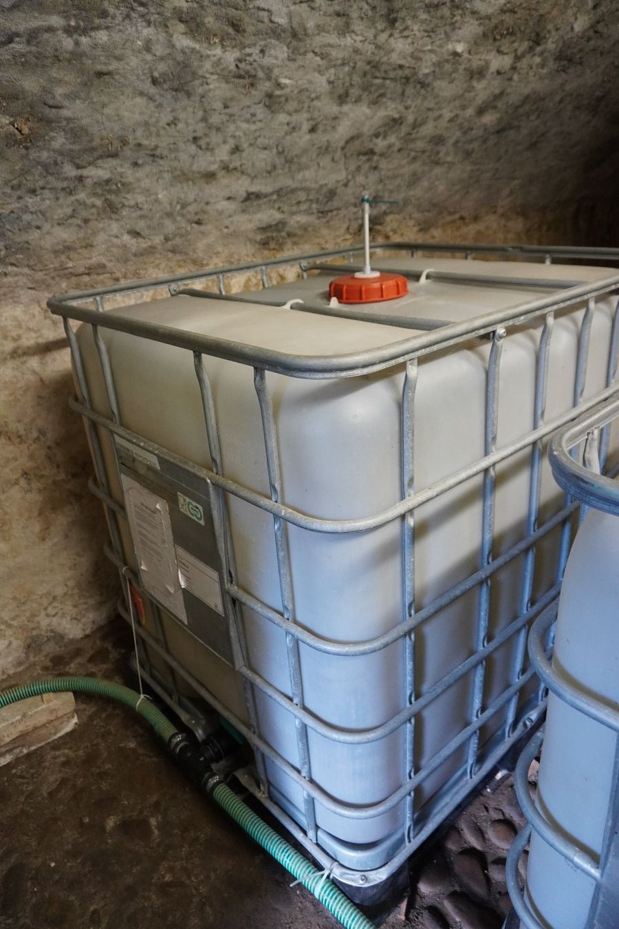 Abreuvoirs & Auges: IBC Container 1000L Regenwassertank, Gartenbewässerung – D'occasion à Thunstetten par blob87 1