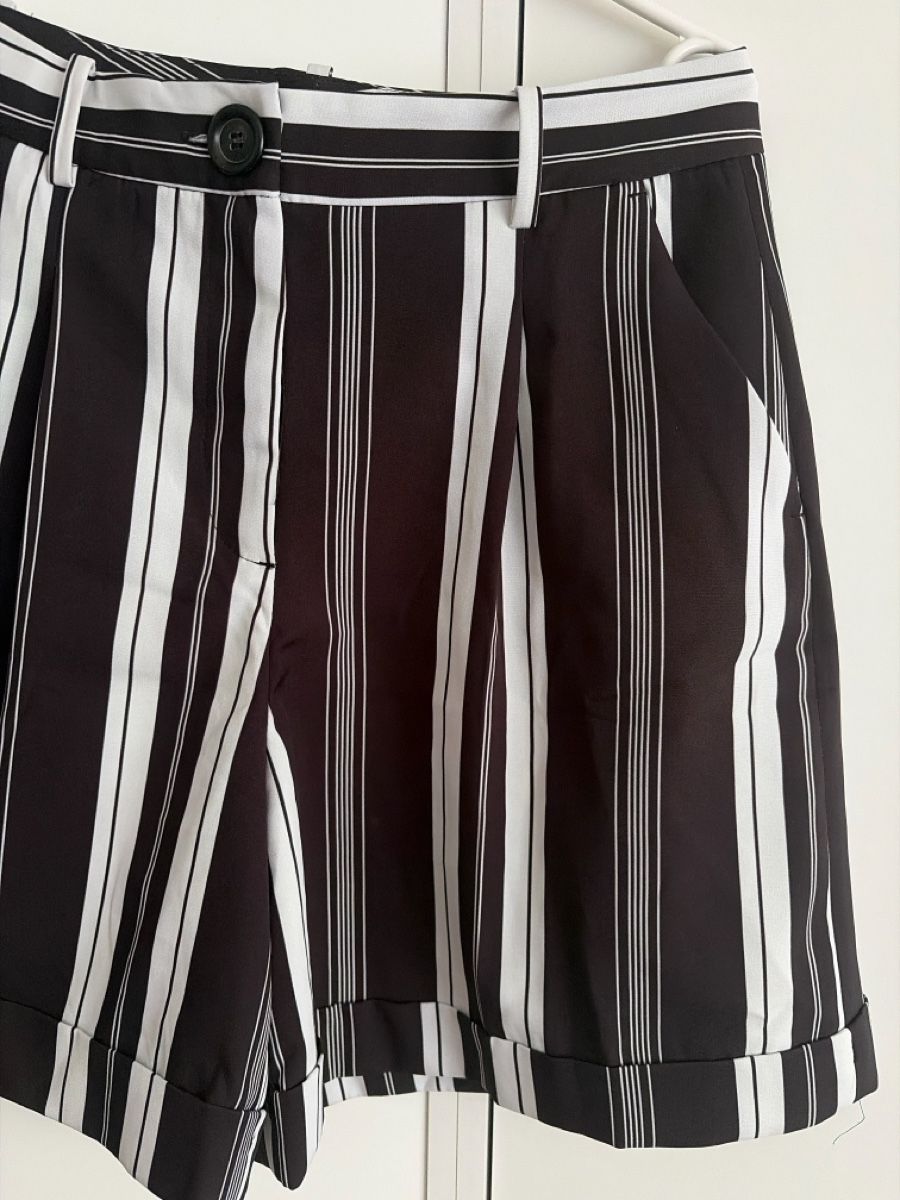 Zara Pantaloni: Shorts Zara rayures noir blanc taille M – Nuovo (secondo la descrizione) da Renens VD venduto da sar_bwz5 1