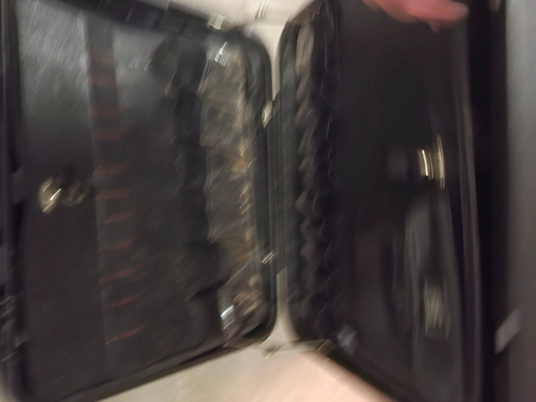 Alle Werkzeuge: Valise outillage – Gebraucht aus Fribourg von DC-SAN 3