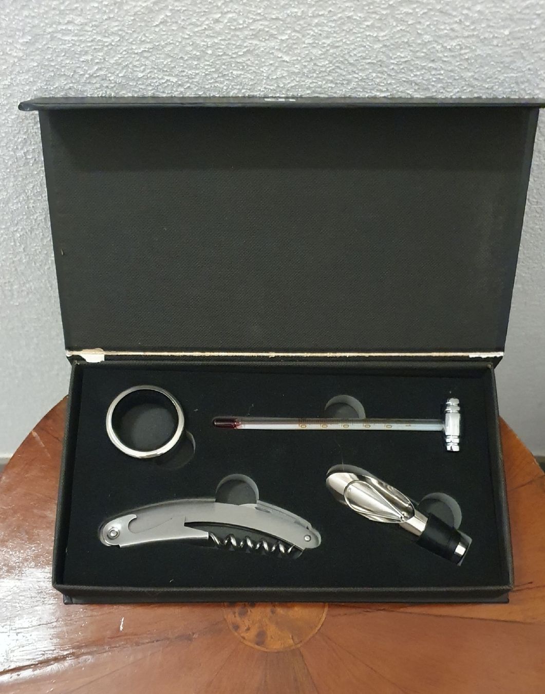 Apribottiglie & Tappi per chiusura: coffret accessoires pour vins – Nuovo (secondo la descrizione) da Servion venduto da meno999